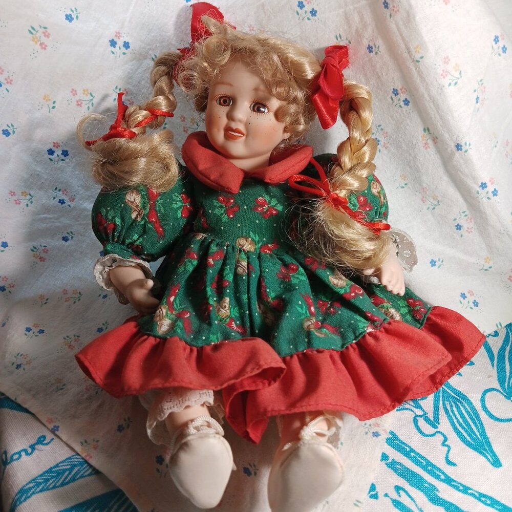 VINTAGE Anco Chistmas Musical Animated Doll